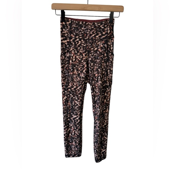 Lululemon Invigorate High Rise Crop 23" Leggings Size 2 - Picture 7 of 10